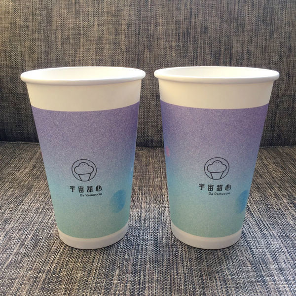 単一の壁のロゴの飲料Ps PPのふたが付いている使い捨て可能な紙コップ12ozの熱い飲み物