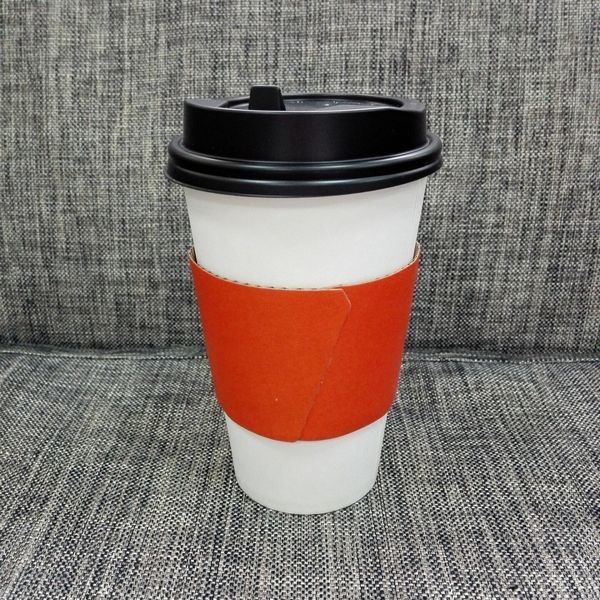 食品等級の波形のクラフト紙とのコーヒー紙コップの袖の注文のロゴ